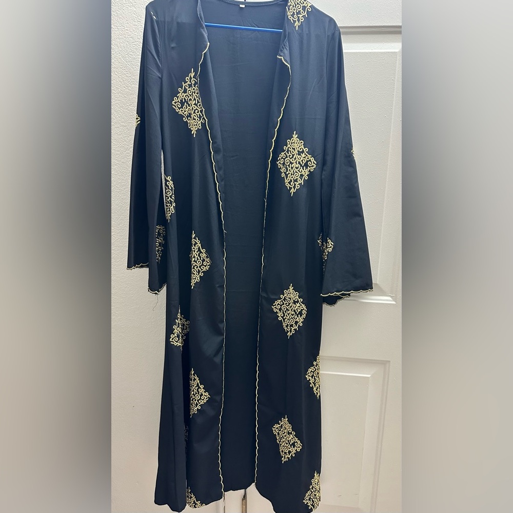 Black abaya cover - Picture 2 of 3